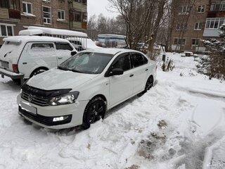 2018 Volkswagen Polo V Рестайлинг, белый, 860000 рублей, вид 3