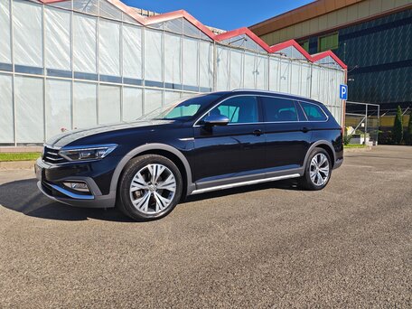 2020 Volkswagen Passat Alltrack B8 Рестайлинг, чёрный, 3500000 рублей, вид 2