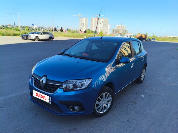 2018 Renault Sandero II Рестайлинг, синий, 840000 рублей - вид 1