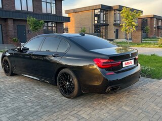 2017 BMW 7 серии 730i VI (G11/G12), чёрный, 4000000 рублей, вид 4