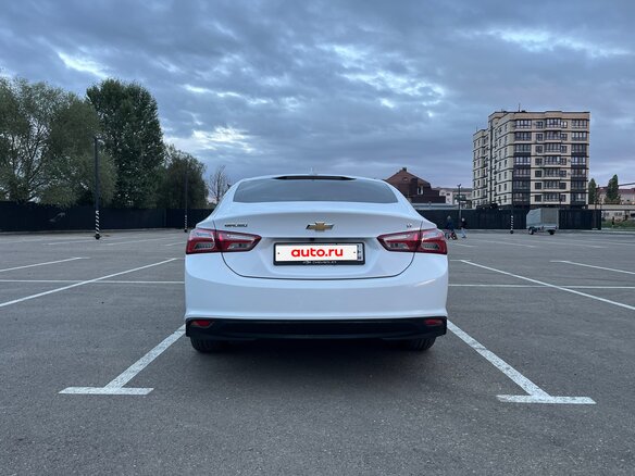 2020 Chevrolet Malibu IX Рестайлинг, белый, 1350000 рублей - вид 5