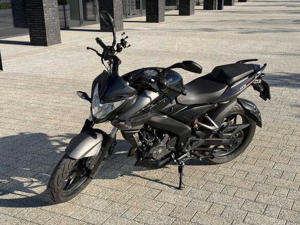 2020 Bajaj Pulsar NS 200, чёрный, 190000 рублей - вид 6