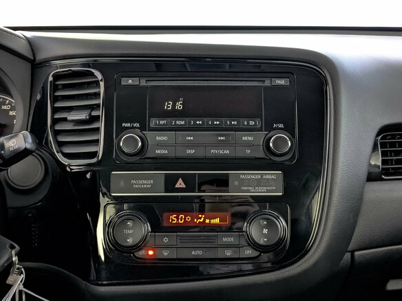 2019 Mitsubishi Outlander III Рестайлинг 3, серый, 1710000 рублей - вид 16