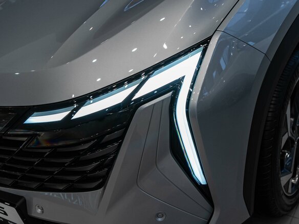 2025 Geely Atlas II, серебристый, 3997651 рублей - вид 6