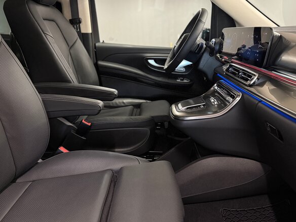 2026 Mercedes-Benz V-Класс Long 300 d длинный III (W447) Рестайлинг 2, чёрный, 17000000 рублей - вид 20
