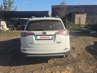 2016 Toyota RAV4 IV (XA40) Рестайлинг, белый, 1700000 рублей, вид 3