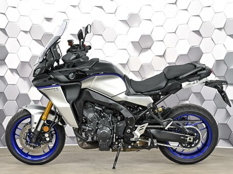2023 Yamaha Tracer 9, серый, 1599000 рублей, вид 4