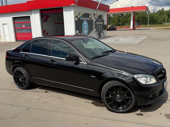 2008 Mercedes-Benz C-Класс 230 III (W204), чёрный - вид 2