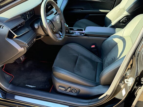 2024 Toyota Camry IX (XV80) China Market, чёрный, 3750000 рублей - вид 9
