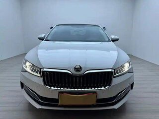 2023 Skoda Superb III Рестайлинг, белый, 1730000 рублей, вид 2