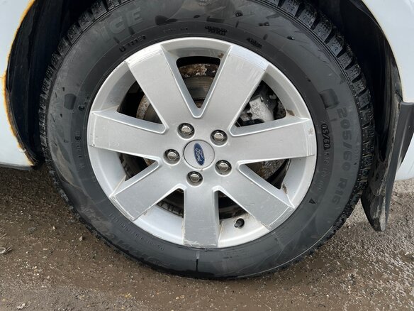 2010 Ford Focus II Рестайлинг, белый, 420000 рублей - вид 16