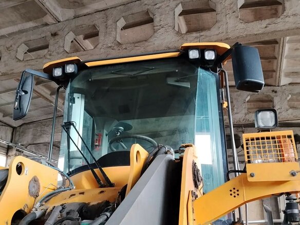 2013 Volvo L120, жёлтый, 7500000 рублей - вид 3
