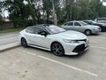 2020 Toyota Camry VIII (XV70), белый, 3050000 рублей - вид 3