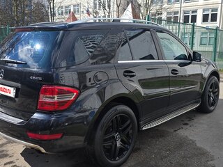 2011 Mercedes-Benz M-Класс 350 II (W164) Рестайлинг, чёрный, 1800000 рублей, вид 5