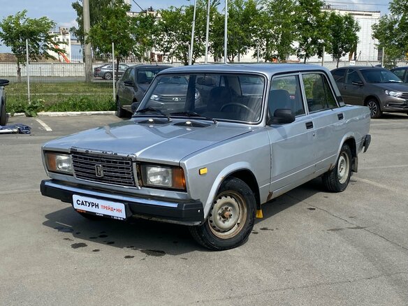 2010 Lada (ВАЗ) 2105, серебристый, 99000 рублей