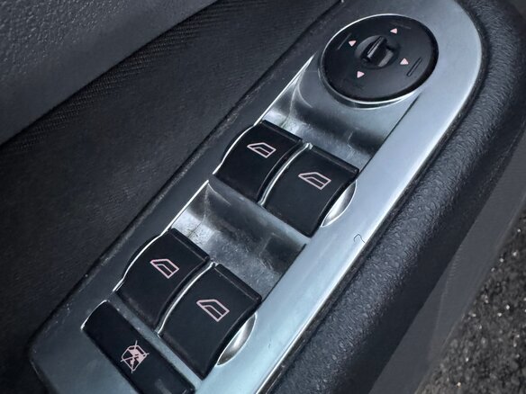 2011 Ford Focus II Рестайлинг, серебристый - вид 7