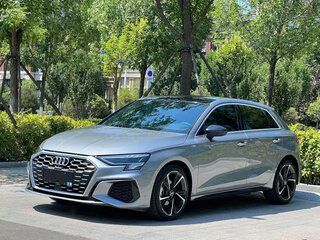 2023 Audi A3 Sportback 35 TFSI IV (8Y), серебристый, 1920100 рублей, вид 1