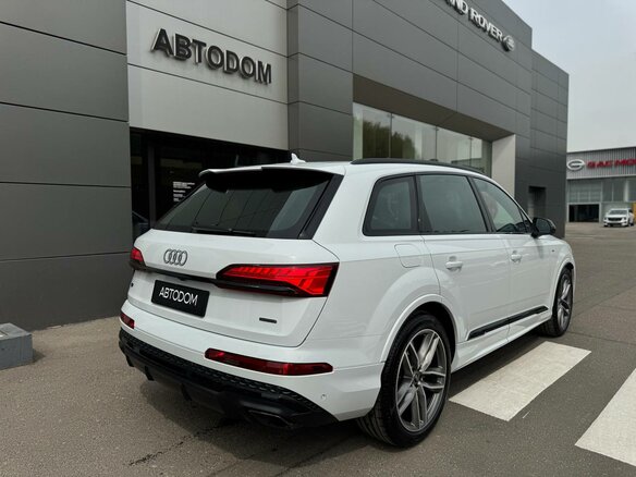2025 Audi Q7 45 TFSI II (4M) Рестайлинг 2, белый, 11990000 рублей - вид 6