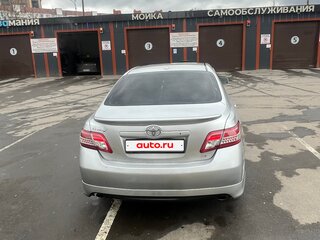 2011 Toyota Camry VI (XV40) Рестайлинг, серебристый, 900000 рублей, вид 3