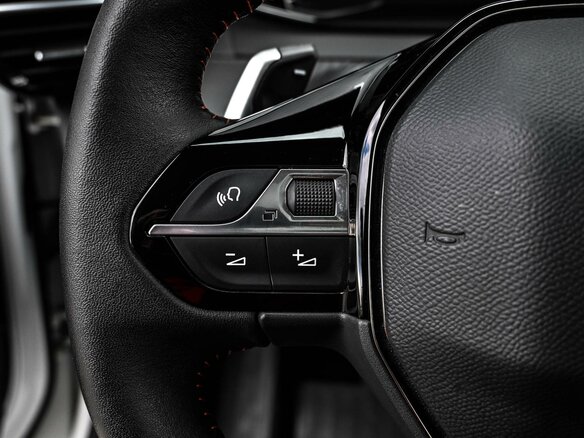 2021 Peugeot 2008 II, белый, 1829000 рублей - вид 17