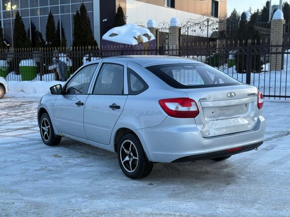 2015 Lada (ВАЗ) Granta I, серебристый, 310000 рублей - вид 5