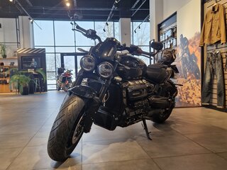 2025 Triumph Rocket III, чёрный, 3890000 рублей, вид 3