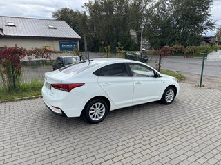 2018 Hyundai Solaris II, белый, 1350000 рублей, вид 4