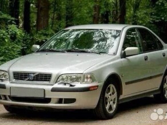 1999 Volvo S40 I, серебристый, 250000 рублей