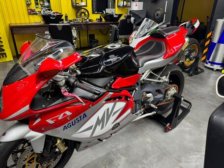 2006 MV Agusta F4 1000, красный, 650000 рублей, вид 2