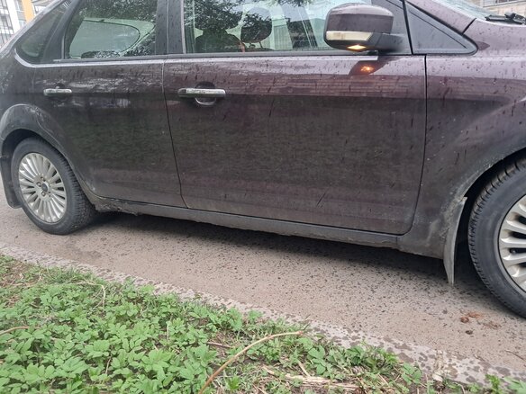 2009 Ford Focus II Рестайлинг, фиолетовый, 320000 рублей - вид 4