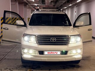 2014 Toyota Land Cruiser 200 Series Рестайлинг 1, белый, 3700000 рублей, вид 2