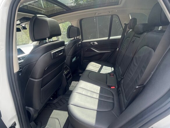 2019 BMW X5 40i IV (G05/G18), белый, 5300000 рублей - вид 15