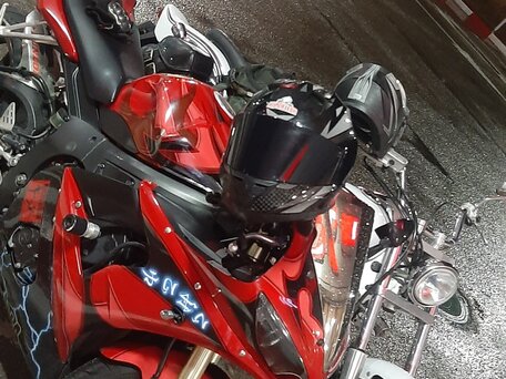 2005 Yamaha YZF-R6, красный, 460000 рублей, вид 4