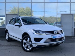 2017 Volkswagen Touareg II Рестайлинг, белый, 3249000 рублей, вид 4