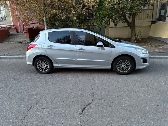 2011 Peugeot 308 I Рестайлинг, серебристый - вид 2