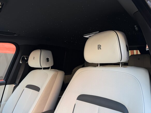 2020 Rolls-Royce Cullinan Black Badge I (Series I), серый, 28500000 рублей - вид 19