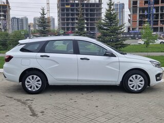 2026 Lada (ВАЗ) Vesta SW I Рестайлинг (NG), белый, 1711000 рублей, вид 4
