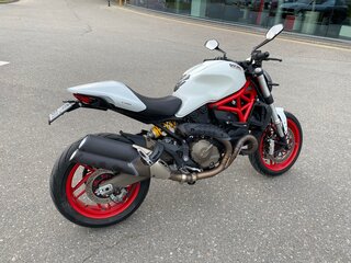 2015 Ducati Monster 821, белый, 700000 рублей, вид 2
