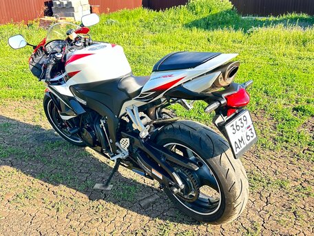 2008 Honda CBR 600RR, белый, 750000 рублей, вид 5