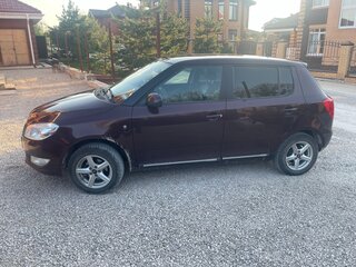 2013 Skoda Fabia II Рестайлинг, пурпурный, 500000 рублей, вид 4