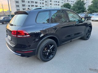 2018 Volkswagen Touareg II Рестайлинг, чёрный, 3550000 рублей, вид 3