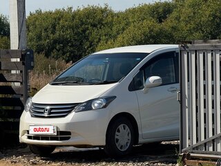 2011 Honda Freed I, белый, 1130000 рублей, вид 1