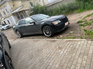 2012 Chrysler 300C II, чёрный, 1050000 рублей, вид 2
