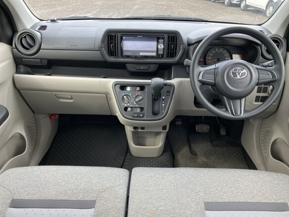 2019 Toyota Passo III Рестайлинг, серебристый, 809505 рублей - вид 2