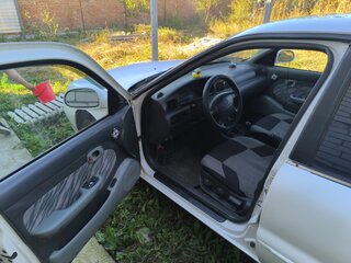 1999 Kia Clarus II, белый, 300000 рублей, вид 5
