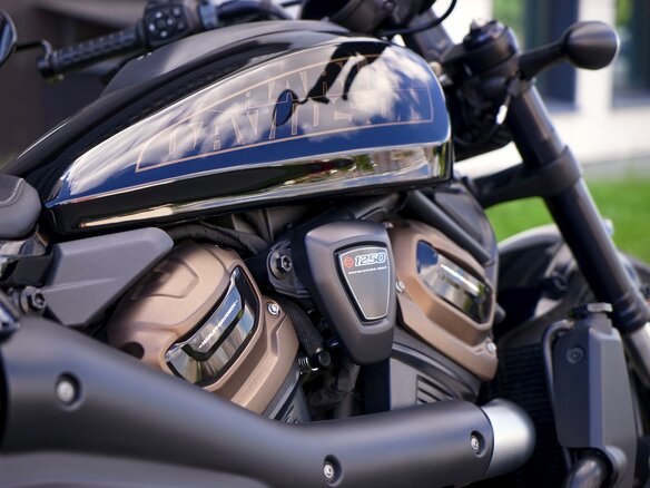 2022 Harley-Davidson Sportster S, чёрный, 1350000 рублей - вид 11