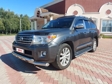 2014 Toyota Land Cruiser 200 Series Рестайлинг 1, серый, 3550000 рублей, вид 1