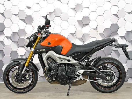 2014 Yamaha MT-09 (FZ-09), оранжевый, 549000 рублей, вид 4