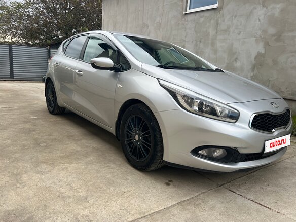 2013 Kia Ceed II, серебристый, 900000 рублей