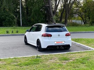 2012 Volkswagen Golf R VI, белый, 1650000 рублей, вид 1